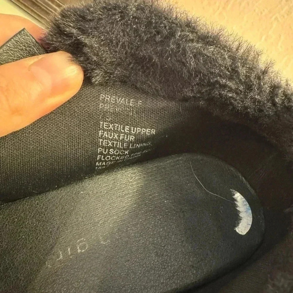 Madden Girl Prevale-F Black with fur Wedge Sneaker Shoe Size 8 - Picture 2 of 5